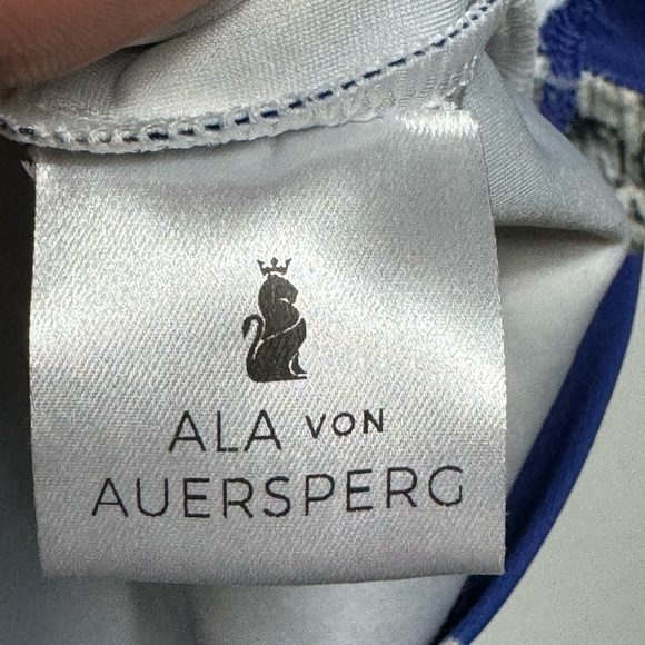 Ala von Auersperg V-neck tank top - Picture 4 of 7